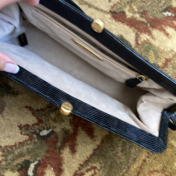 VINTAGE/GENUINE BRAHMÍN LEATHER BLACK HAND BAG. - Picture 4 of 11